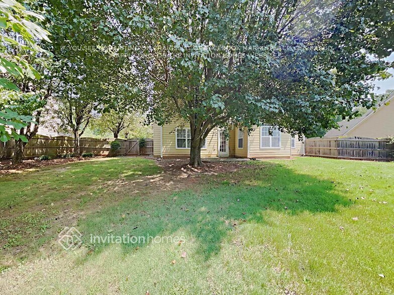Building Photo - 2696 Summerbrooke Dr