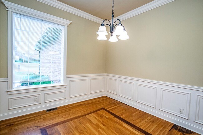 Building Photo - 605 Tunbridge Dr
