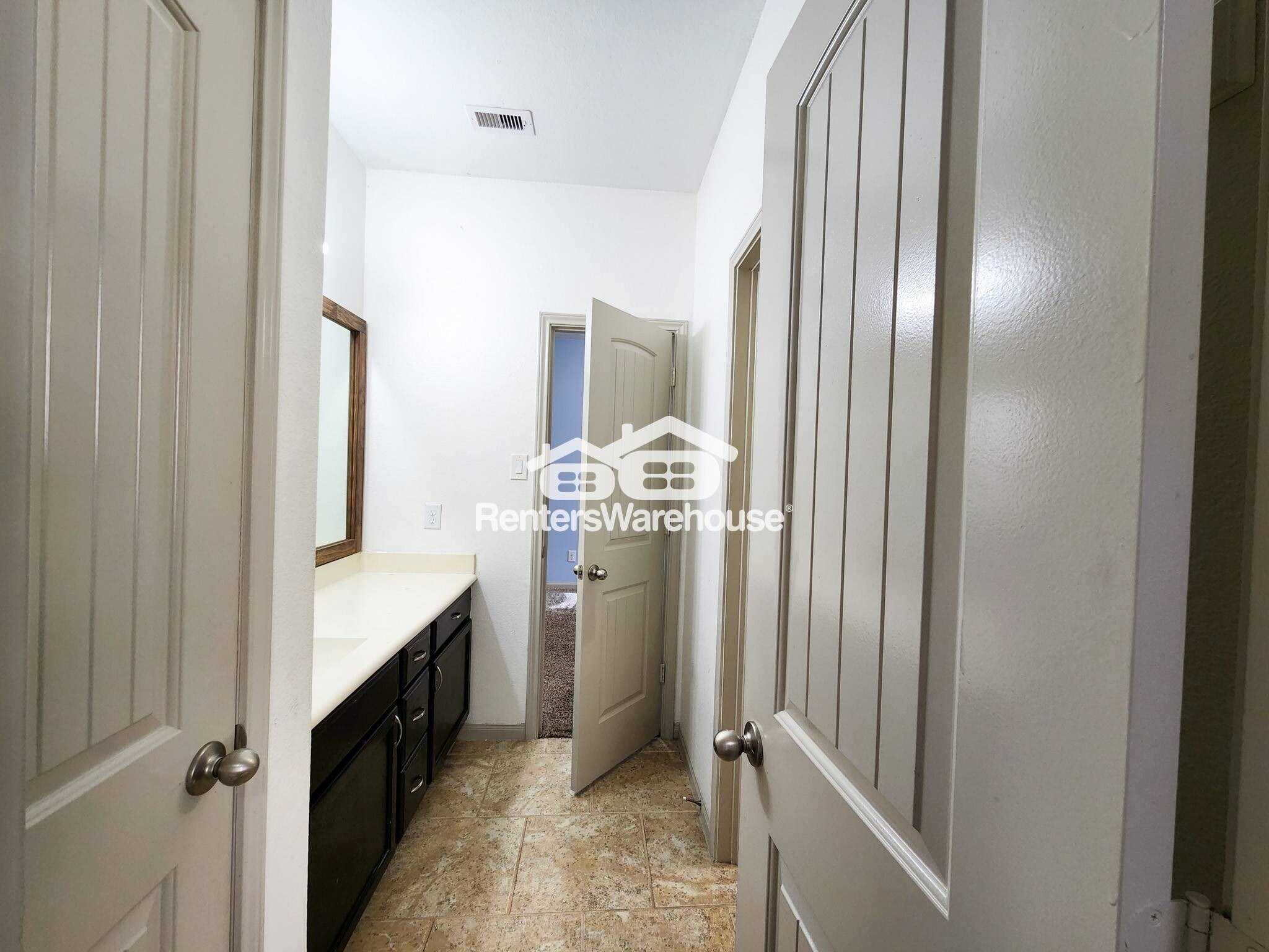 Building Photo - 4515 Greenleaf Dr