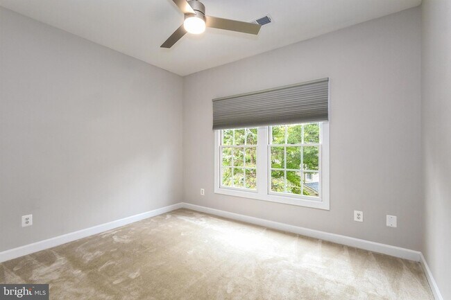 Building Photo - 43179 Allenby Way