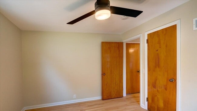 Building Photo - 401 Merrill Crest Dr