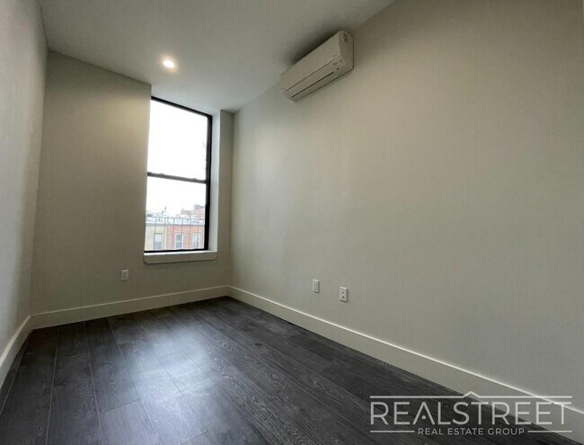Building Photo - BRAND NEW 2 Bed in Bed Stuy!