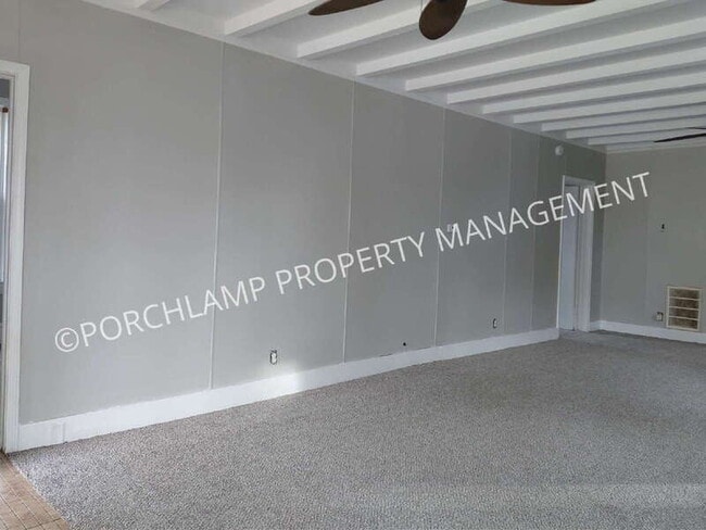 Building Photo - 541 W Grand Ave