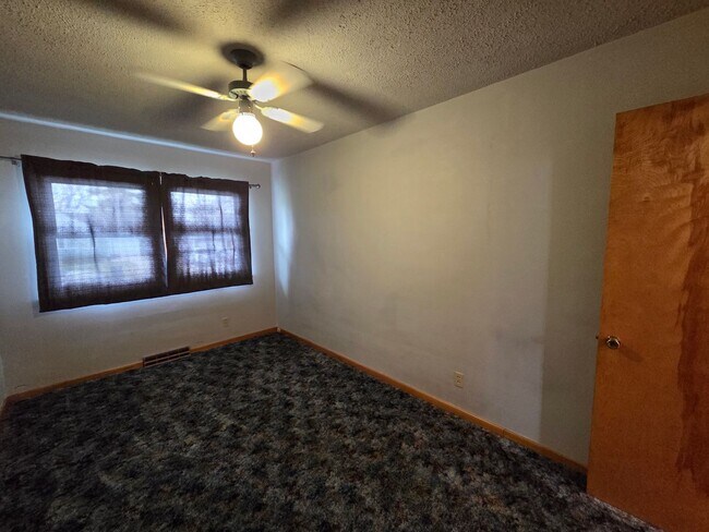 Building Photo - Well-Maintained 4BR Home – Garage + Washer/Dryer, dishwasher Included