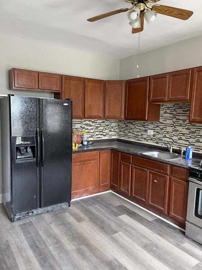 Building Photo - 1301 Herkimer St