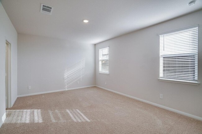 Building Photo - 152 Docile Lp