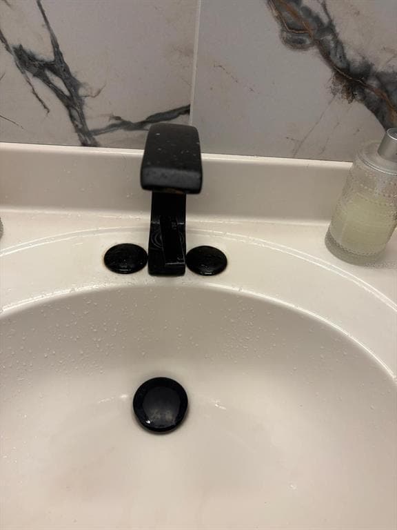 Building Photo - 7703 Hillcrest Terrace