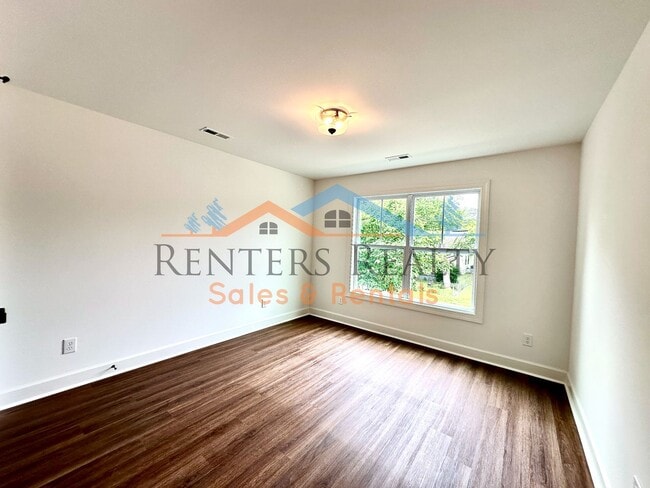 Building Photo - 3BR Home with Office, Bonus Room, Large Kitchen Island, 2-Car Garage & Large Yard – Huntsville Li...