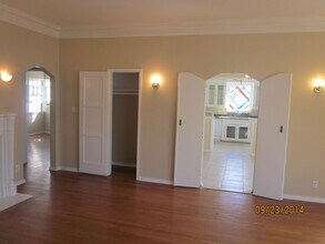 Building Photo - 624