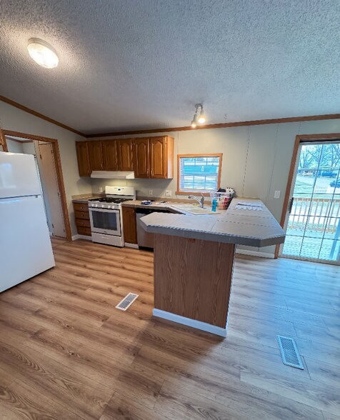 Building Photo - 200 N 28th St