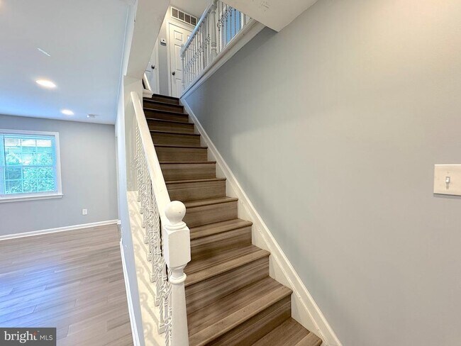 Building Photo - 9819 Hagel Cir