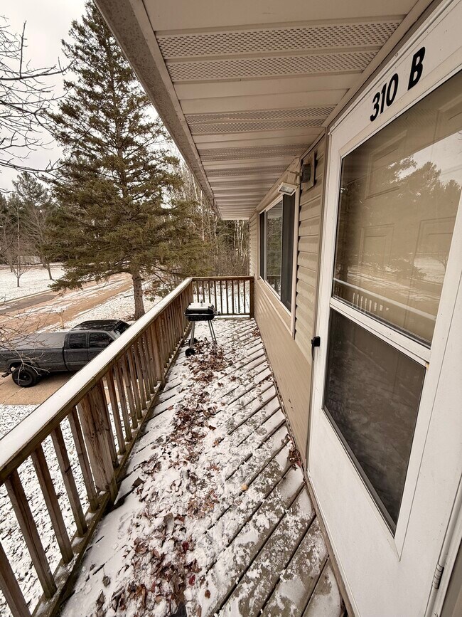 Building Photo - 310 Poplar St