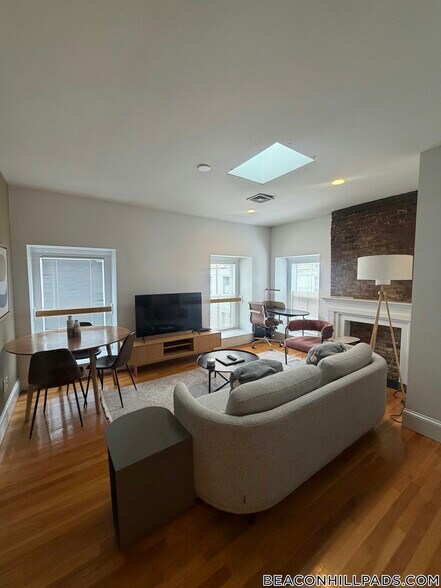 Building Photo - 14 Derne St