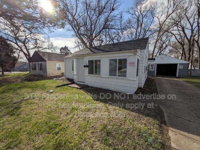 Building Photo - 906 S Tonti Cir