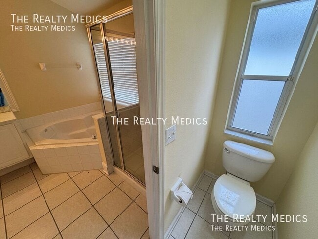 Building Photo - 2719 Crane's Cove Dr