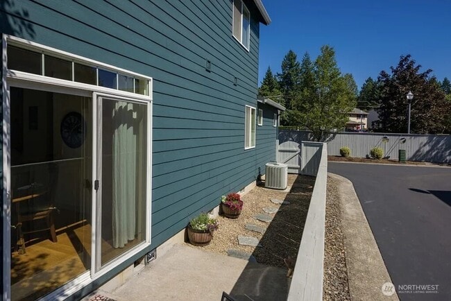 Building Photo - 3505 SE 198th Ave