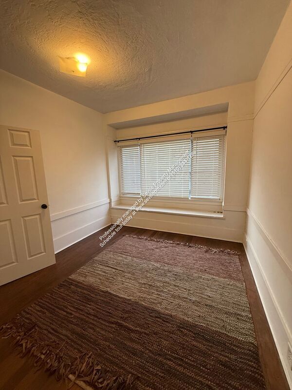 Building Photo - 1806 Filbert St