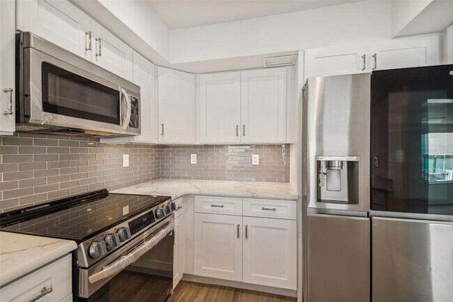 Building Photo - 11245 9th St E