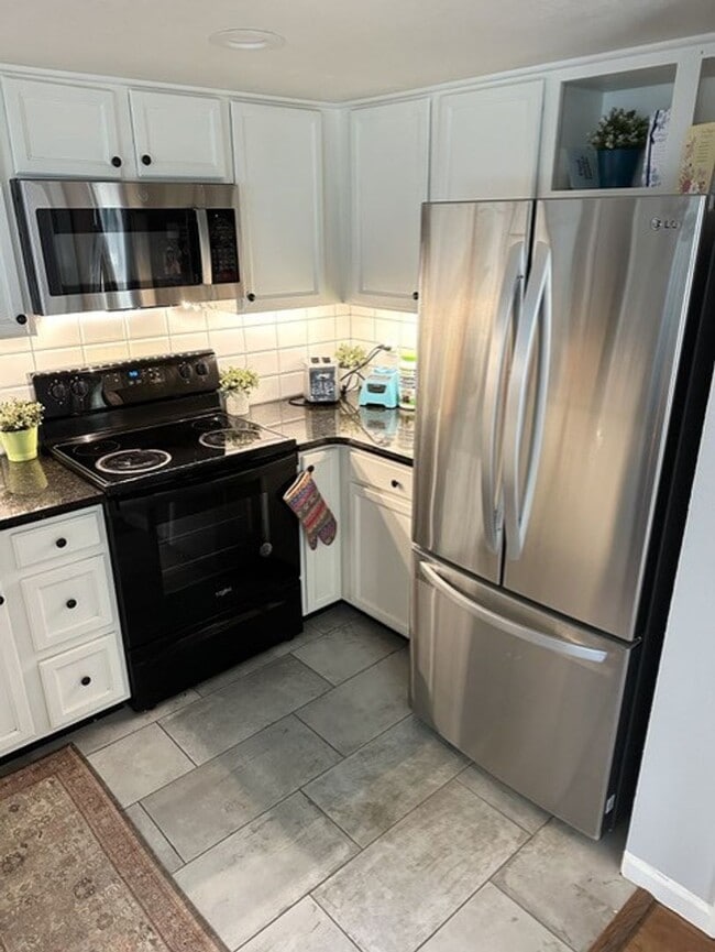 Building Photo - 4871 White Rock Cir