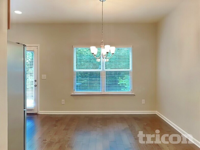 Building Photo - 131 Hickory Station Ln