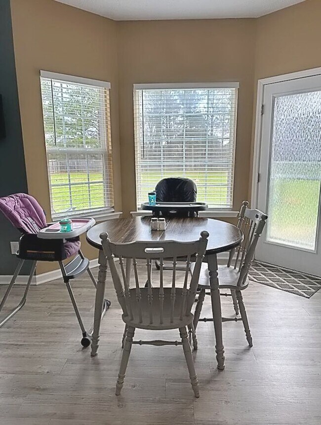 Building Photo - 26 Apache Trail