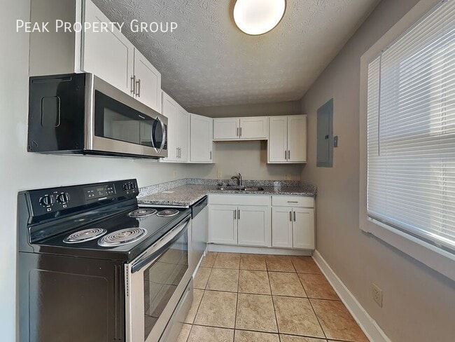 Building Photo - 1381 Indianola Ave