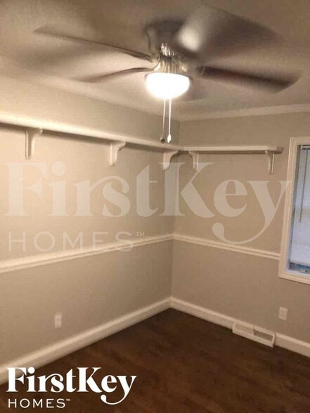 Building Photo - 4800 N Wallace Dr
