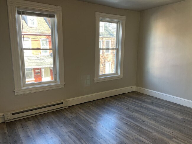 Building Photo - 3 Bedroom 1 Bath Home in Lancaster City - ...