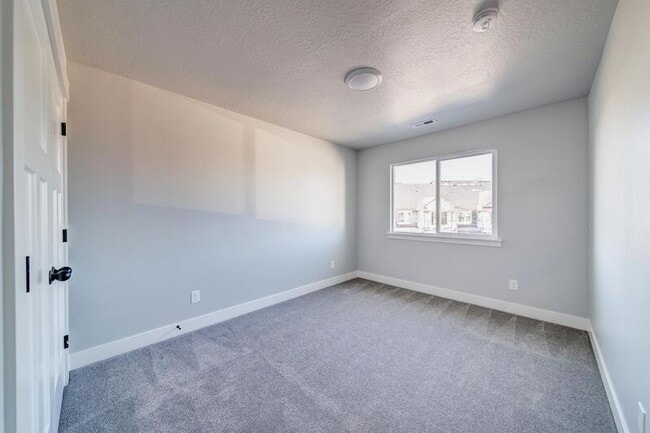 Building Photo - 13893 Little Rdg Ln