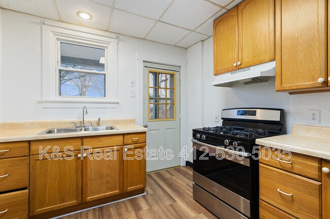 Building Photo - 1406 Hamilton St