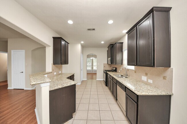 Building Photo - 24503 Hikers Bend Dr