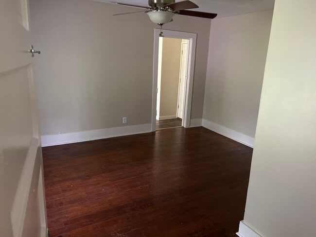 Building Photo - Charming 3 bed room 1 bath room