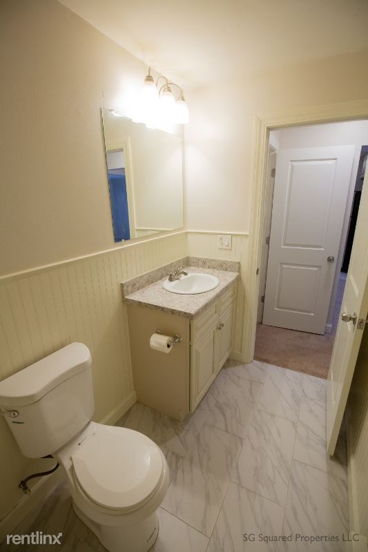 Building Photo - 803 Plate St