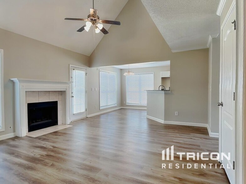 Building Photo - 130 Kyle Way