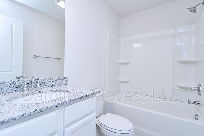 Building Photo - 133 Clingstone Trl