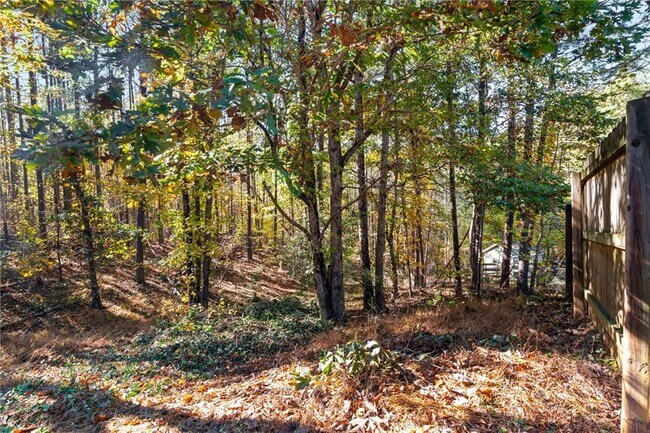 Building Photo - 204 Red Fox Ct