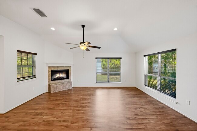 Building Photo - 16250 Indian Mill Dr