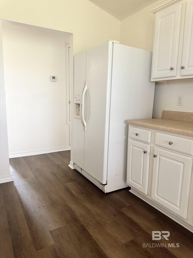 Building Photo - 2700 Hampton Park Cir