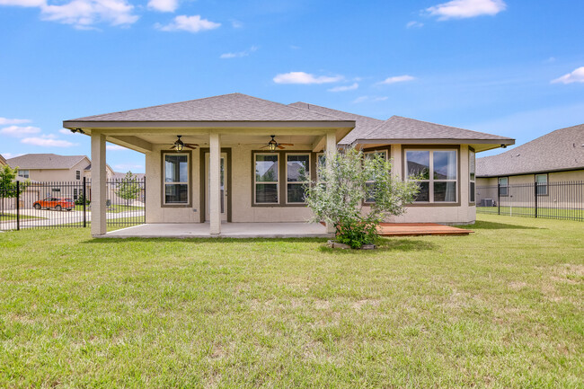 Building Photo - 30104 Cibolo Oaks