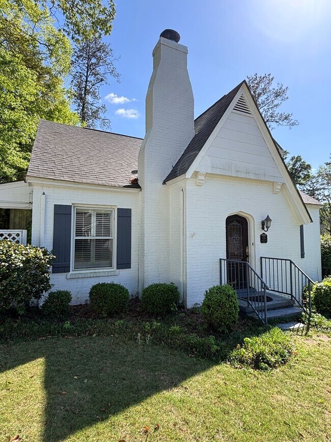 Building Photo - 2 bed 2 bath home in Historic District