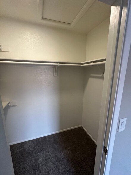 Building Photo - 3502 W Willow Ave