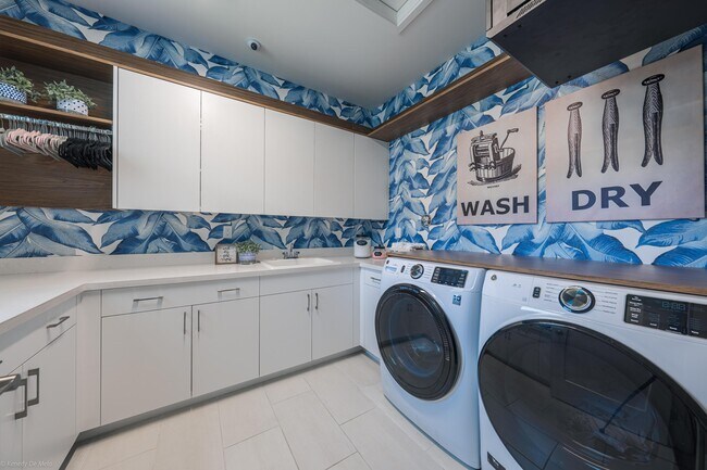 Building Photo - 17119 Aquavera Way