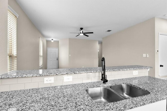 Building Photo - 508 Crane Crest Dr