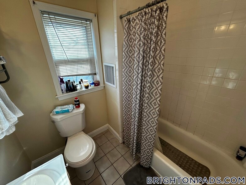 Building Photo - 14 Woodmont St