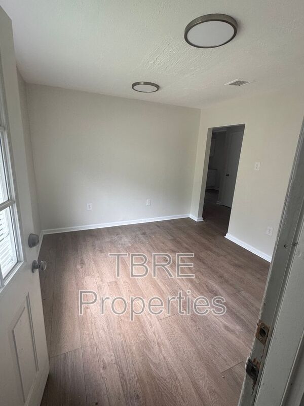 Building Photo - 6785 Mud River Rd