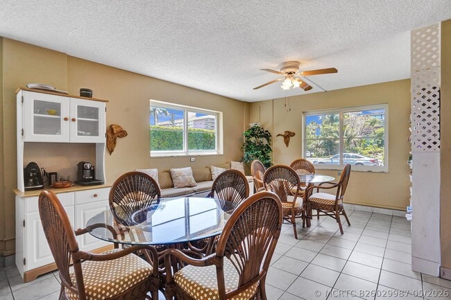Building Photo - 1021 Hillsboro Mile