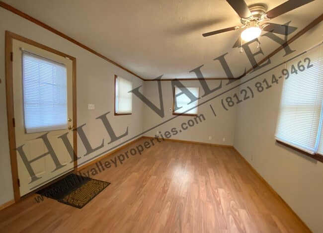 Building Photo - Two bedroom ranch - South