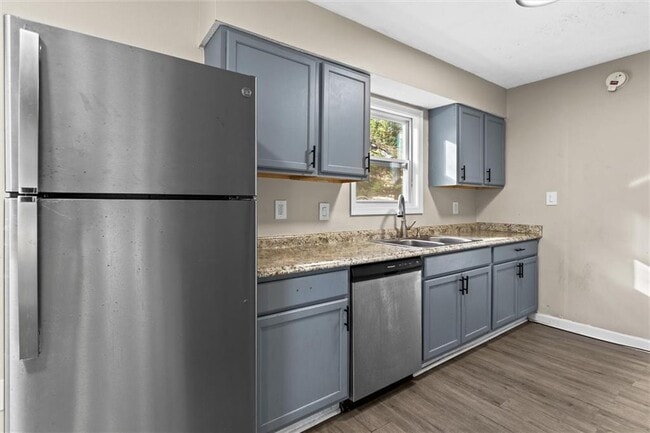 Building Photo - 658 Hunt Station Dr