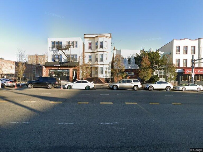 Building Photo - 806 Kennedy Blvd