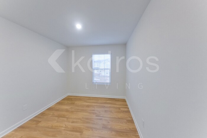 Building Photo - 306 Ironwood Ct